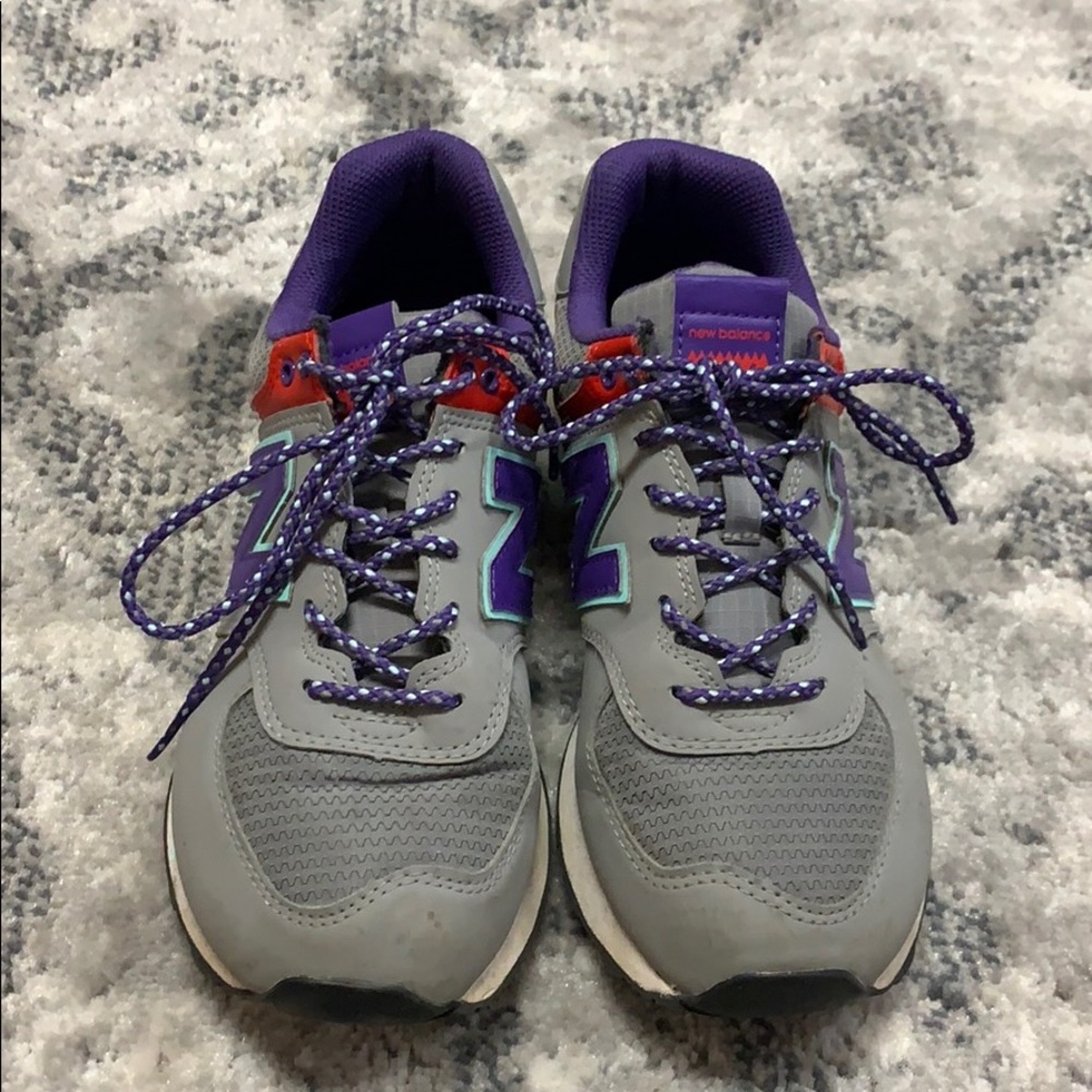 New balance tennis shoes